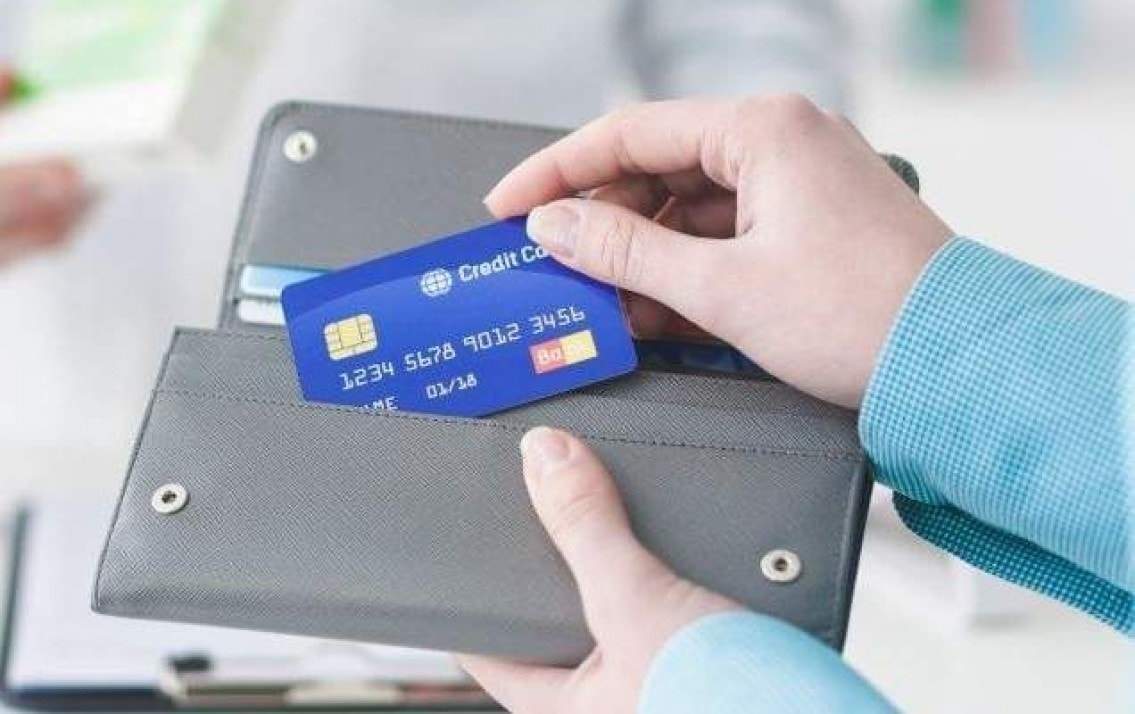 Hướng dẫn cách rút tiền từ thẻ tín dụng đơn giản