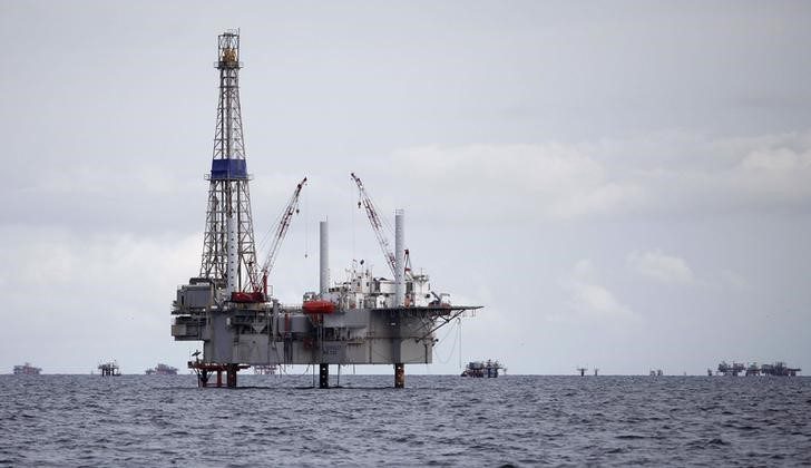 Giá dầu ổn định khi thị trường cảnh giác về nhu cầu