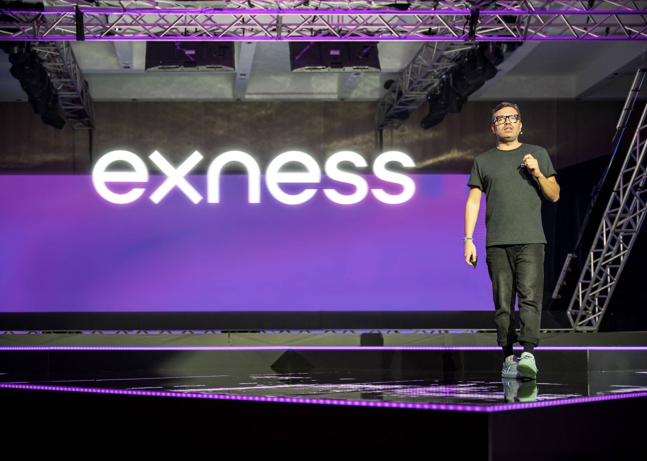 Exness đưa thương hiệu lên một tầm cao mới mừng kỷ niệm 15 năm phát triển không ngừng