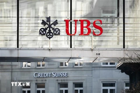 UBS thăm dò các báo cáo tài chính tiềm ẩn của Credit Suisse