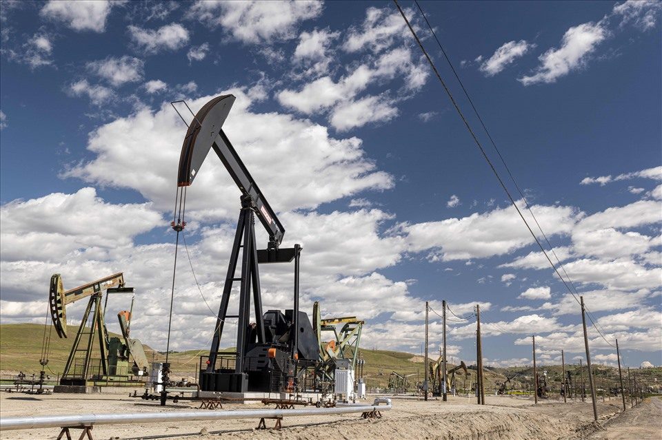 Giá dầu tăng cao hơn với những căng thẳng địa chính trị mới ở Trung Đông