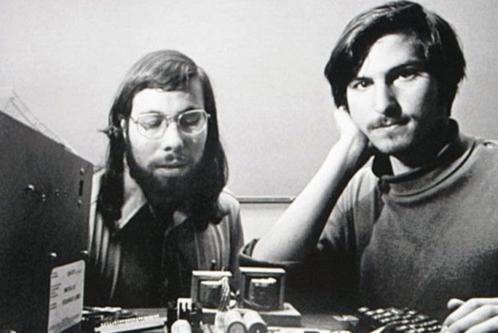 Thời Thơ Ấu Steve Jobs Thích Khám Phá Các Thiết Bị Điện Tử