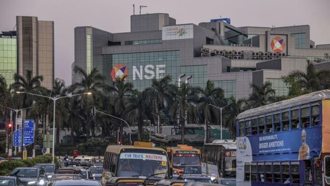 Sensex và Nifty Tăng Theo Đà Thị Trường Quốc Tế Khi Lo Ngại Suy Thoái Tại Mỹ Giảm